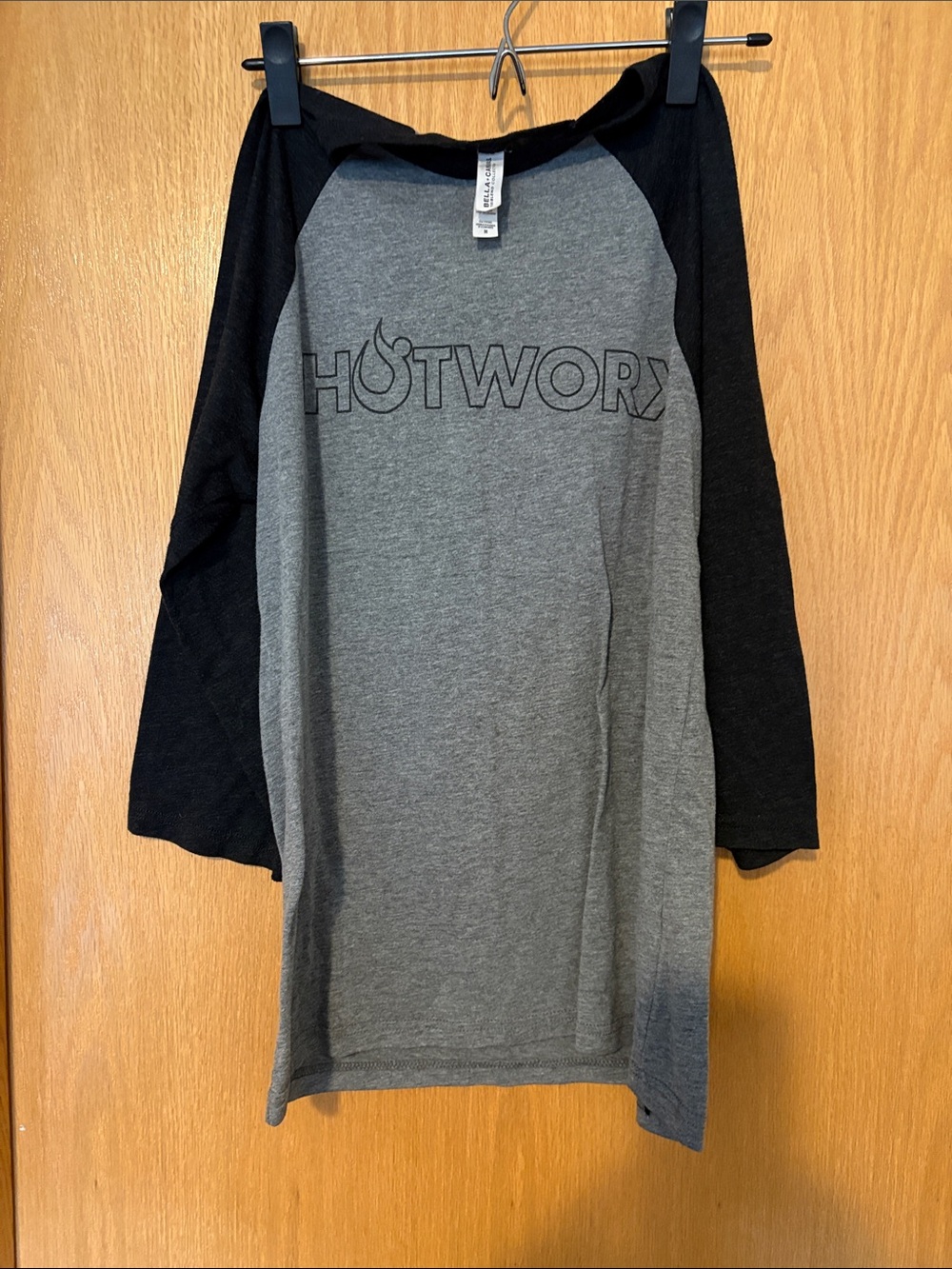 HotWorx Women's Long Sleeve Raglan Tee in Heather Gray/Black